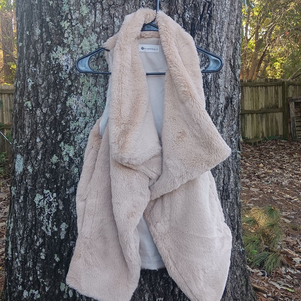 THE IMPECCABLE PIG Faux Fir Vest S